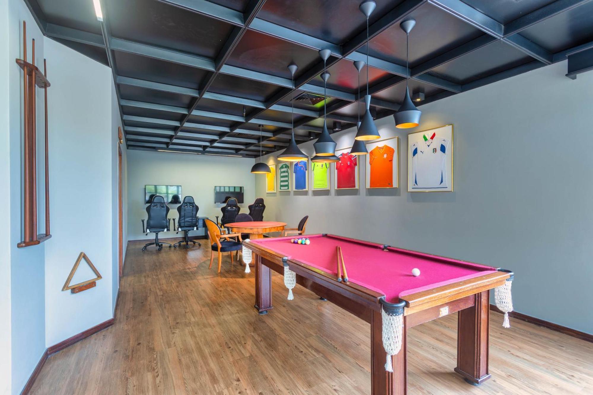 Ouro Minas Hotel Belo Horizonte, Dolce By Wyndham Dış mekan fotoğraf The pool table at the office of the University of the Philippines Diliman.