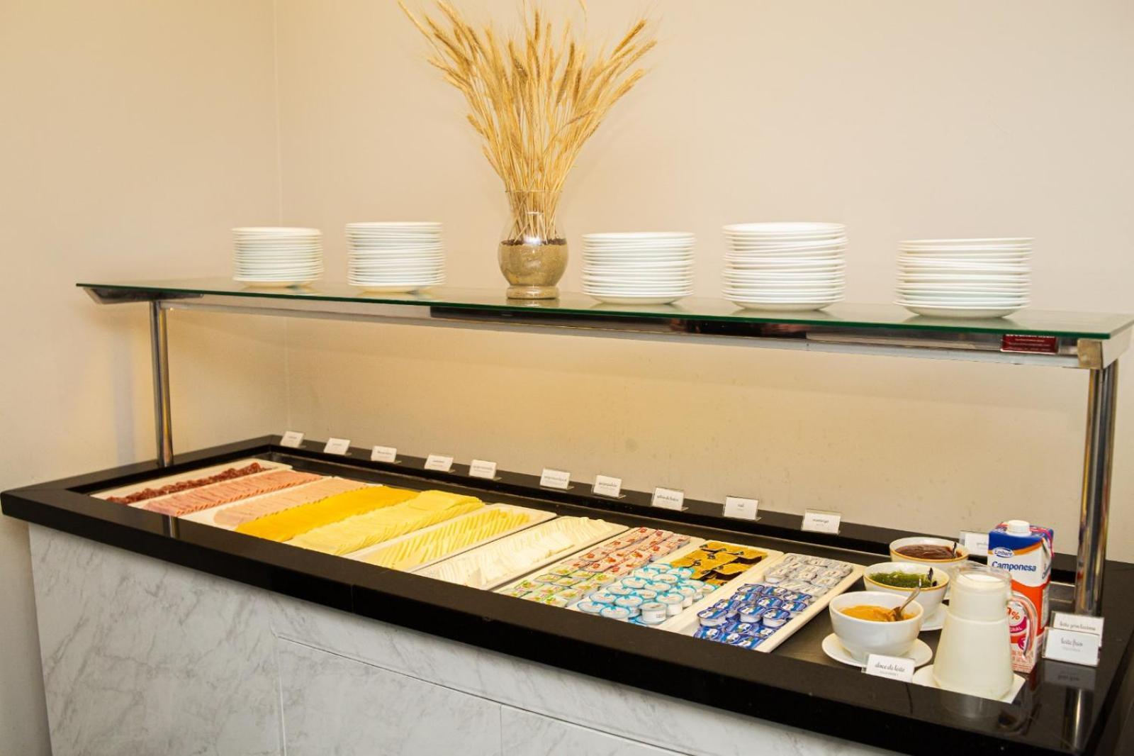 Ouro Minas Hotel Belo Horizonte, Dolce By Wyndham Dış mekan fotoğraf A salad bar