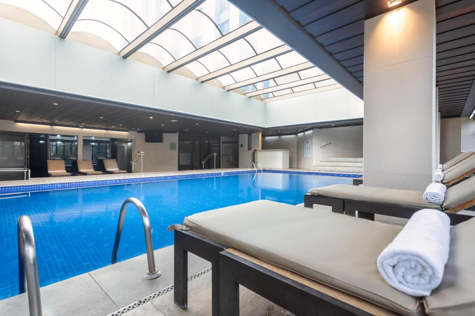 Ouro Minas Hotel Belo Horizonte, Dolce By Wyndham Dış mekan fotoğraf The pool at the hotel